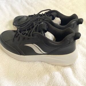 Keds Platform Leather Sneakers Size 7.5 M Matte Black, Silver Logo, White Sole